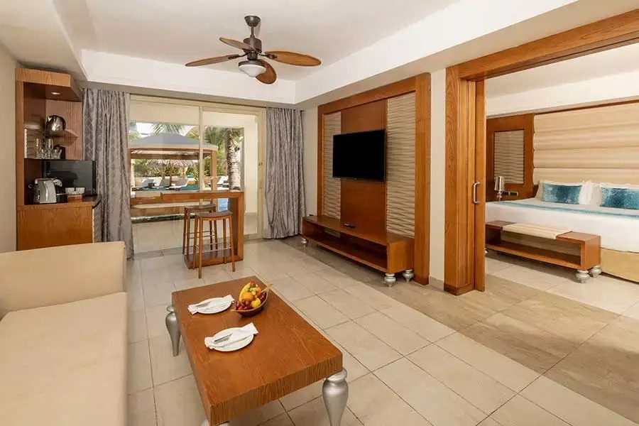 1 Bedroom Double Club Family Suite with Outdoor Jacuzzi